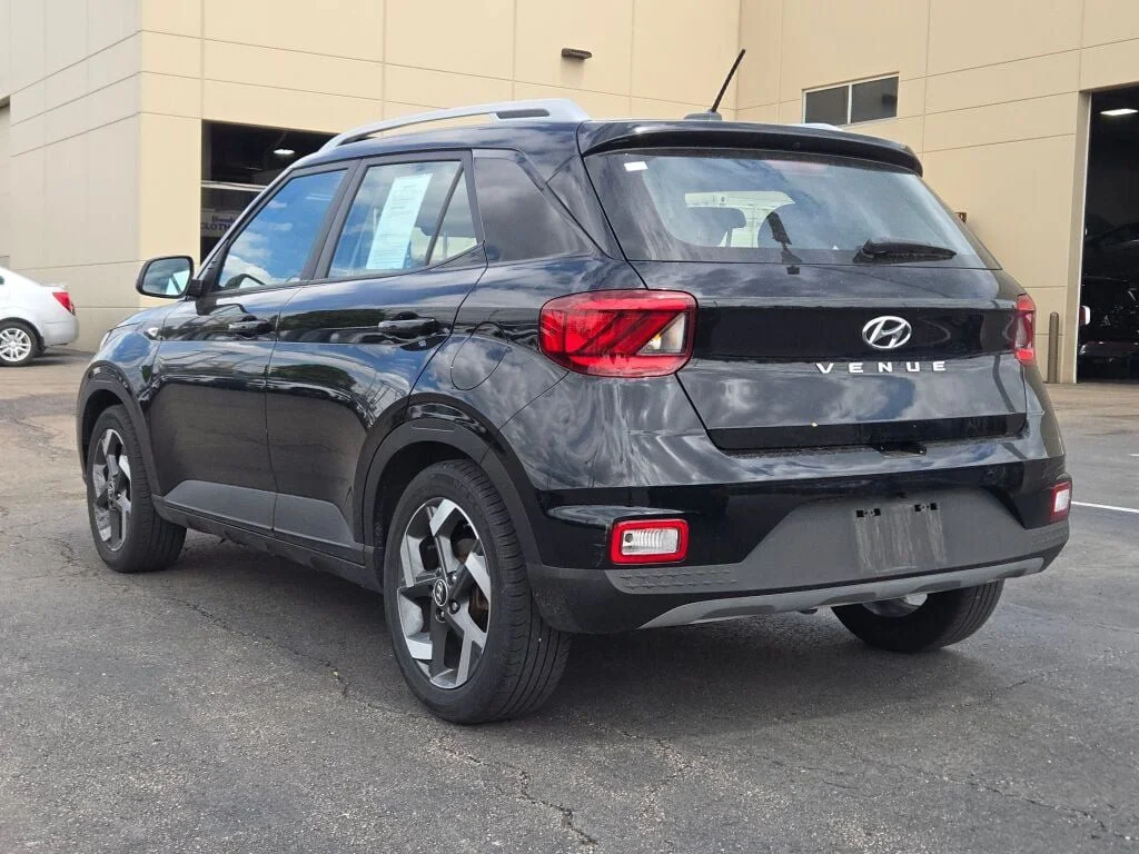 2023 Hyundai Venue SEL - Photo 14