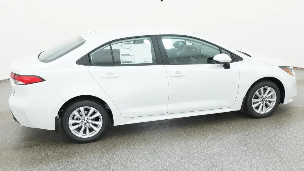 New 2027 Wind Chill Pearl Toyota LE image 16