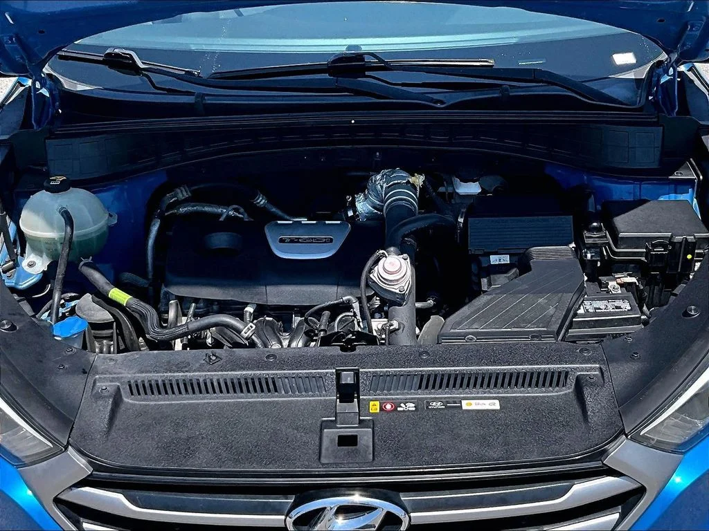 Used 2018 Blue Hyundai Value image 11
