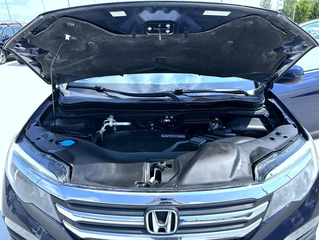 Used 2018 Blue Honda EX-L image 27
