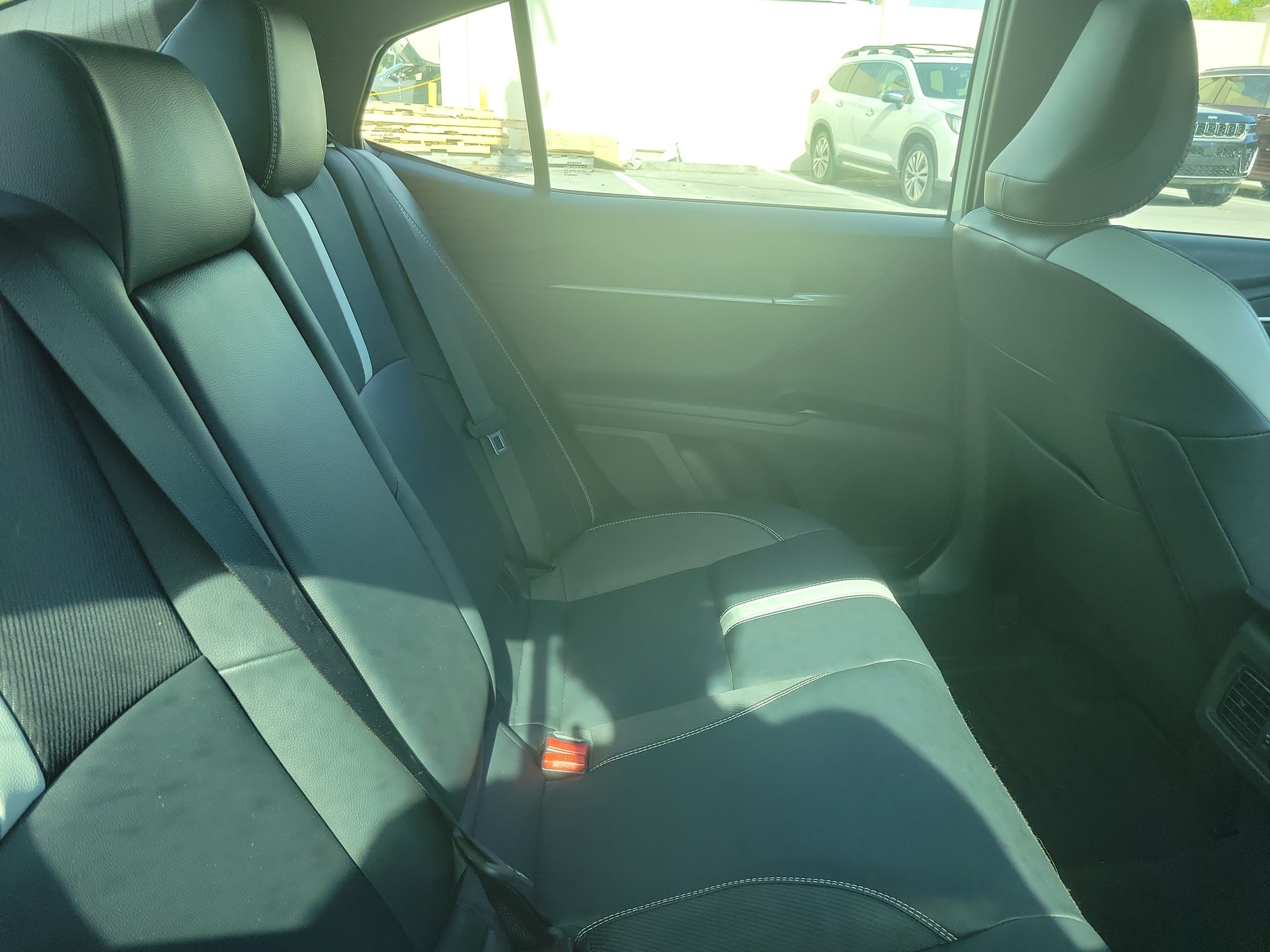 Used 2025 Ice Toyota LE image 10