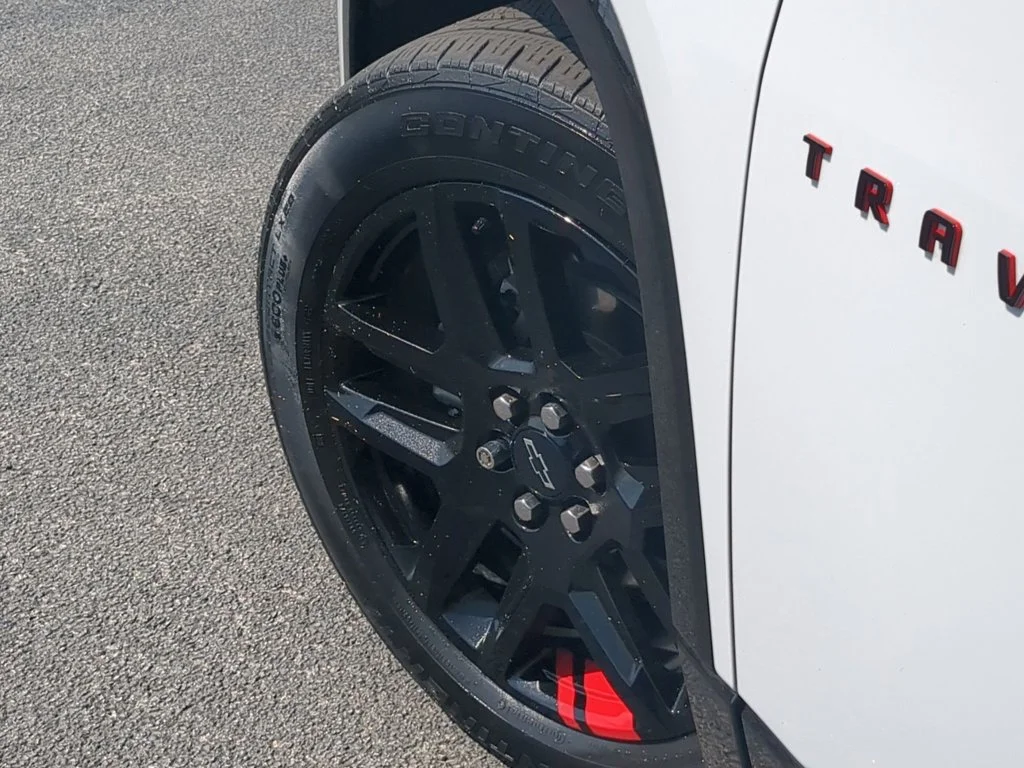 Used 2022 Summit White Chevrolet Premier image 9