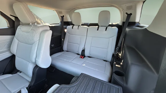 Used 2025 Red Ford Platinum image 33