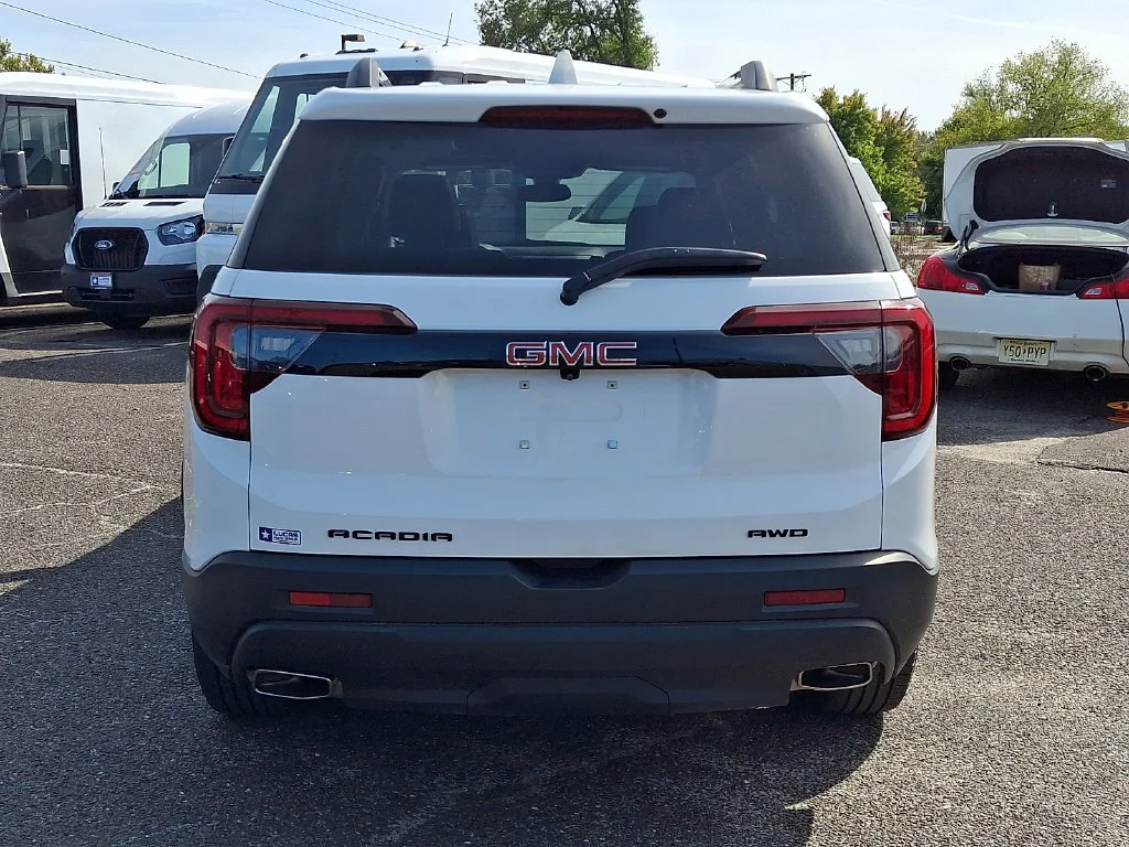 Used 2023 SUMMIT WHITE GMC SLT image 10