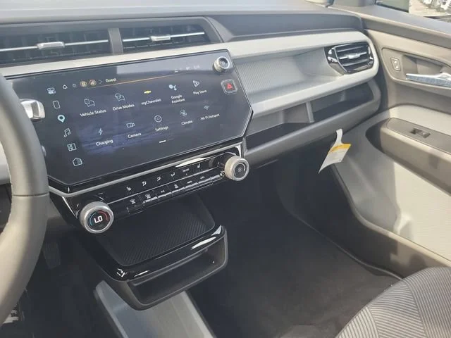 New 2027 Mosaic Black Metallic Chevrolet LT image 25