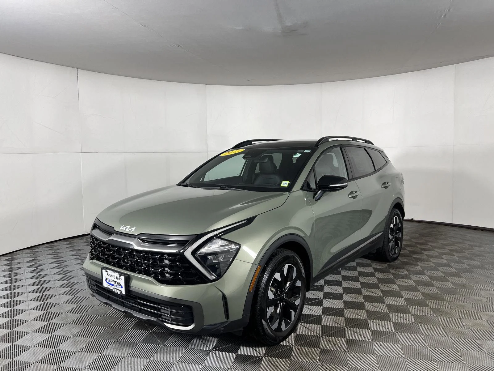Used 2023 Jungle Green Kia X-Line image 14