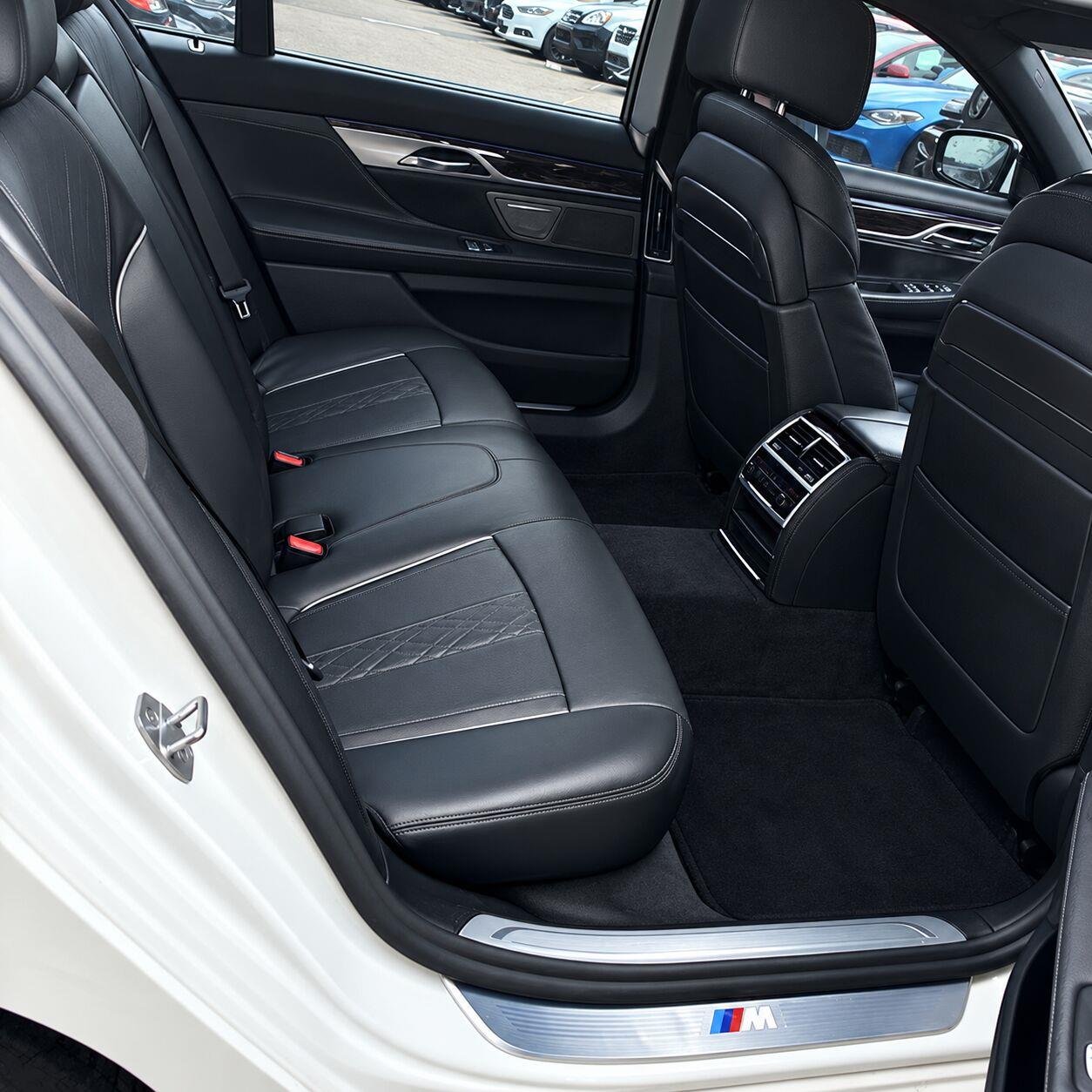 Used 2018 Alpine White BMW 750i xDrive image 13