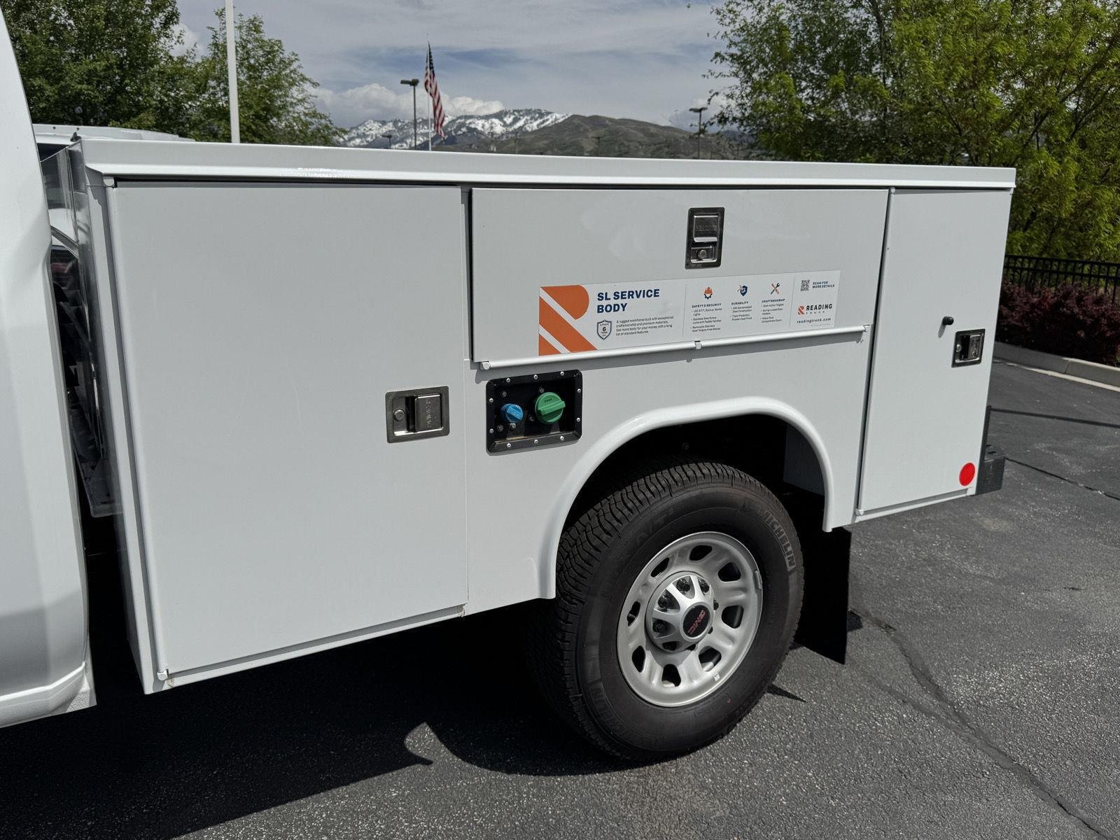 2025 GMC Sierra 3500HD Pro - Photo 9