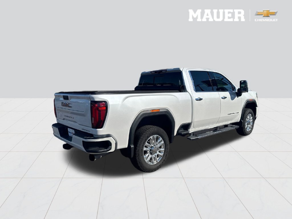 Used 2021 WHITE FROST TRICOAT GMC Denali image 6