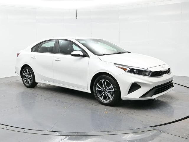 2022 Kia Forte LXS AT's photo