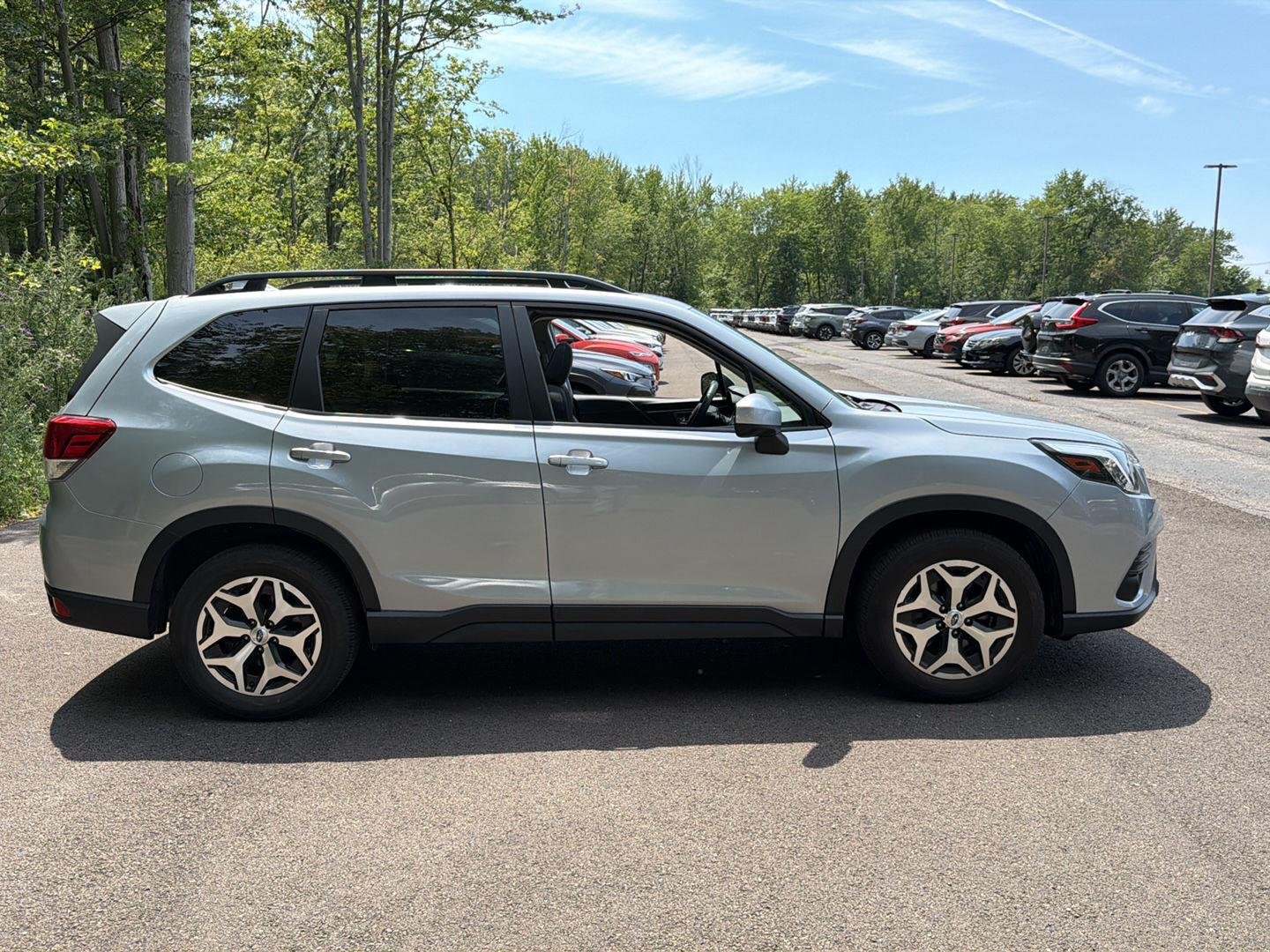 Used 2023 Ice Silver Metallic Subaru Premium image 7