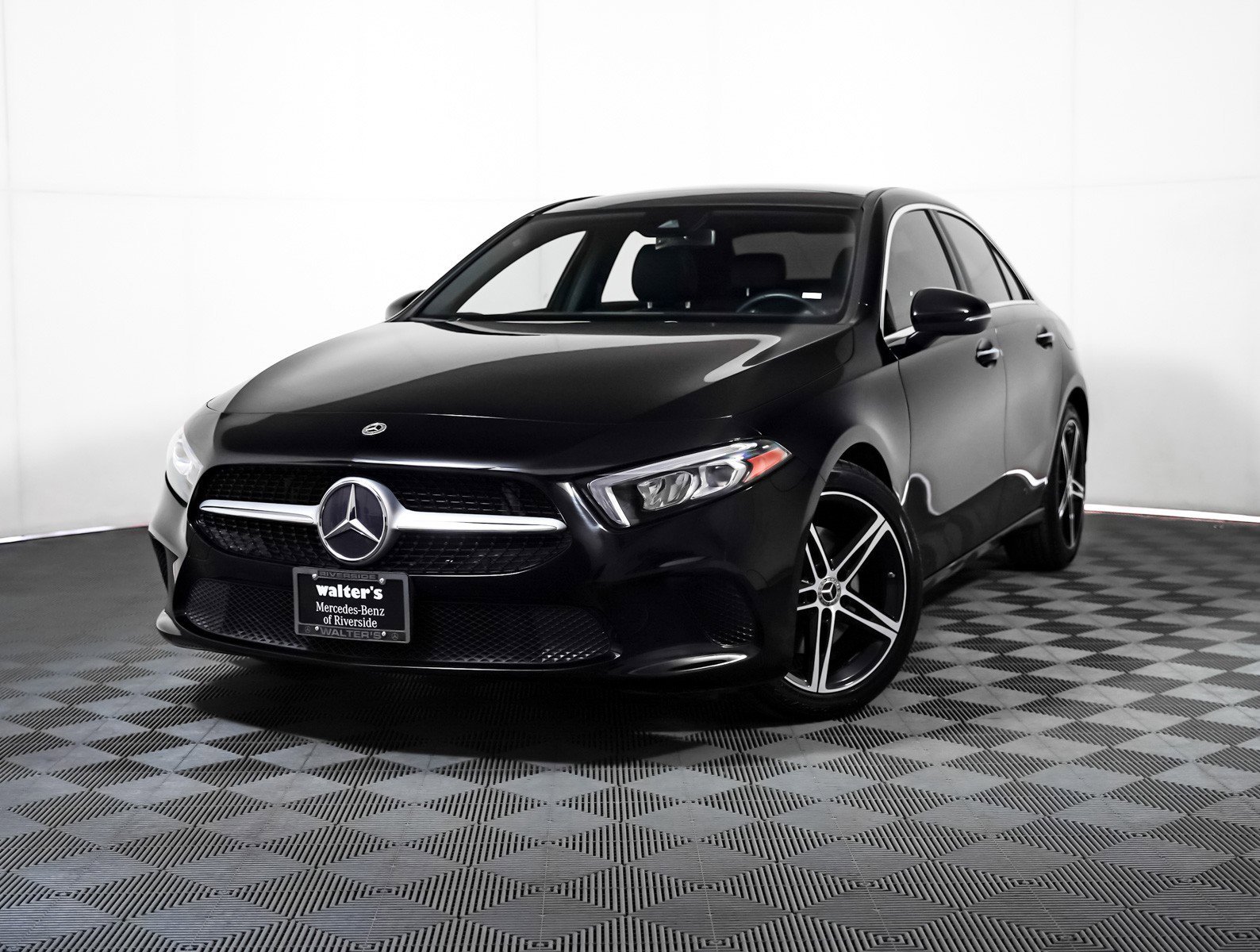 2022 Mercedes-Benz A-Class A220