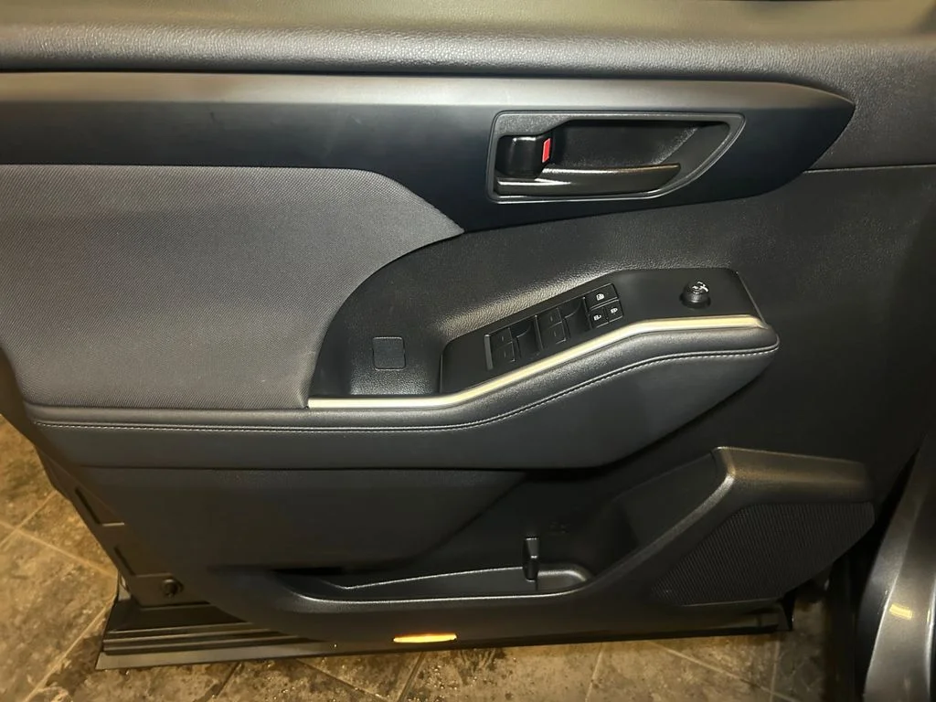 Used 2023 Magnetic Gray Toyota L image 22