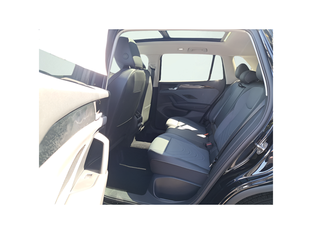 New 2026 Black Volkswagen 2.0T SE image 13