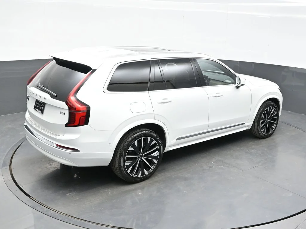 New 2026 Crystal White Volvo Plus image 35