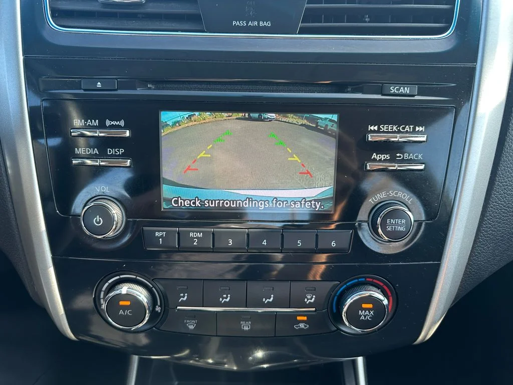 Used 2015 White Nissan 2.5 S image 16