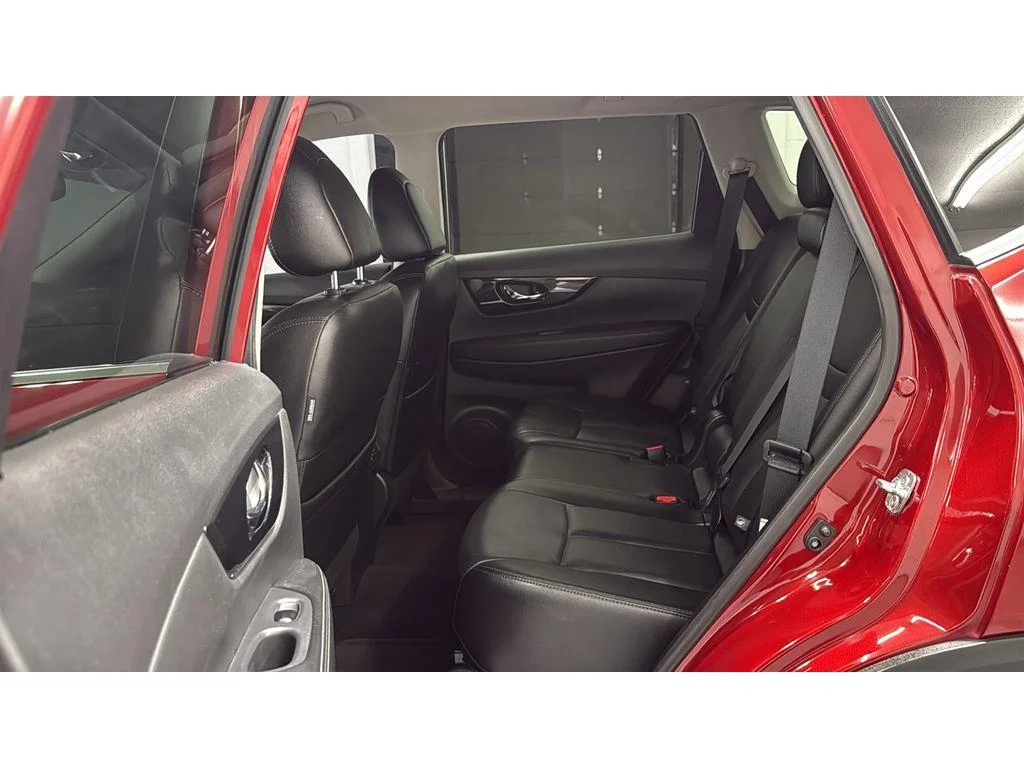 Used 2019 Scarlet Ember Tintcoat Nissan SL FWD 2.5L image 31