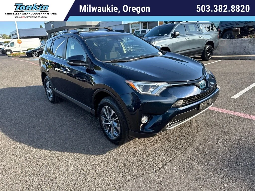 Used 2018 Aqua Toyota XLE image 1