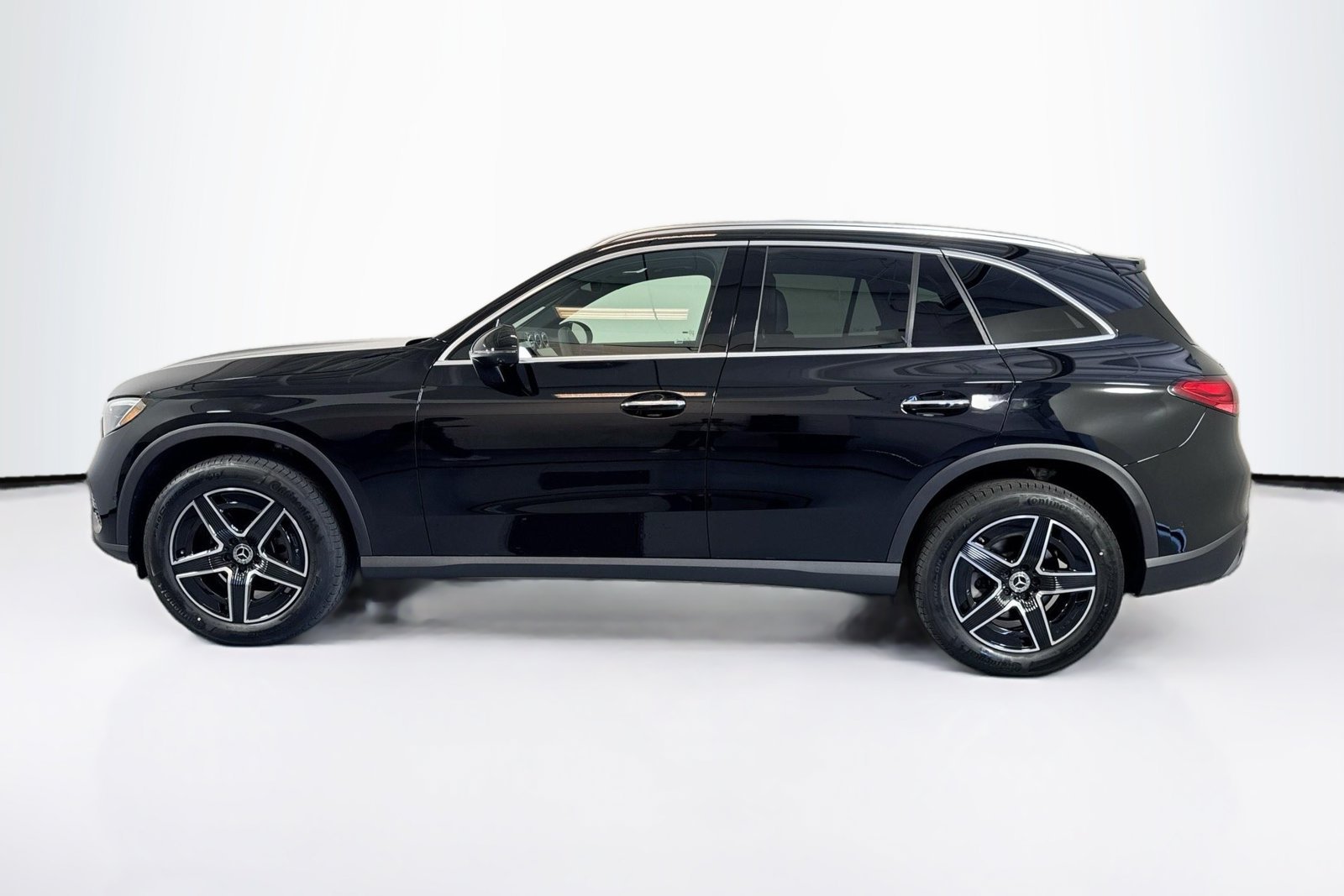 New 2026 Black Mercedes-Benz GLC 300 image 8