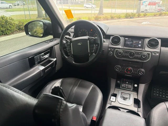 Used 2016  Land Rover HSE image 11