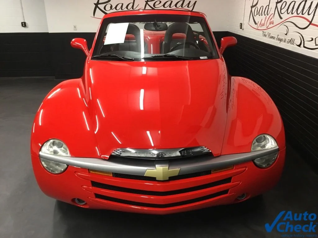 Used 2005 Red Chevrolet Base image 4