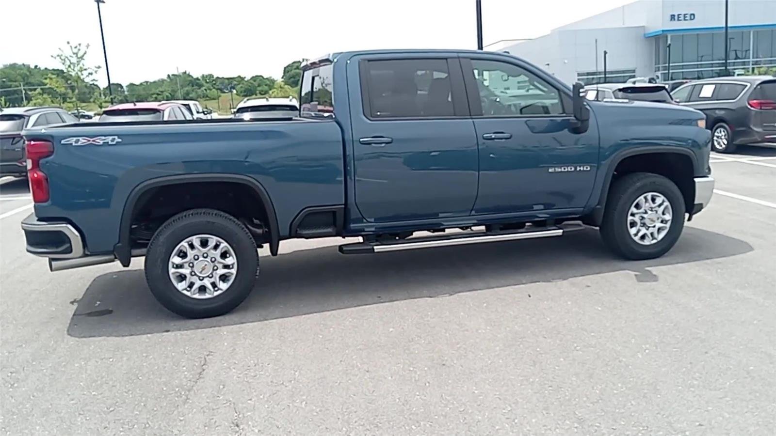 New 2026 Lakeshore Blue Metallic Chevrolet LT image 9