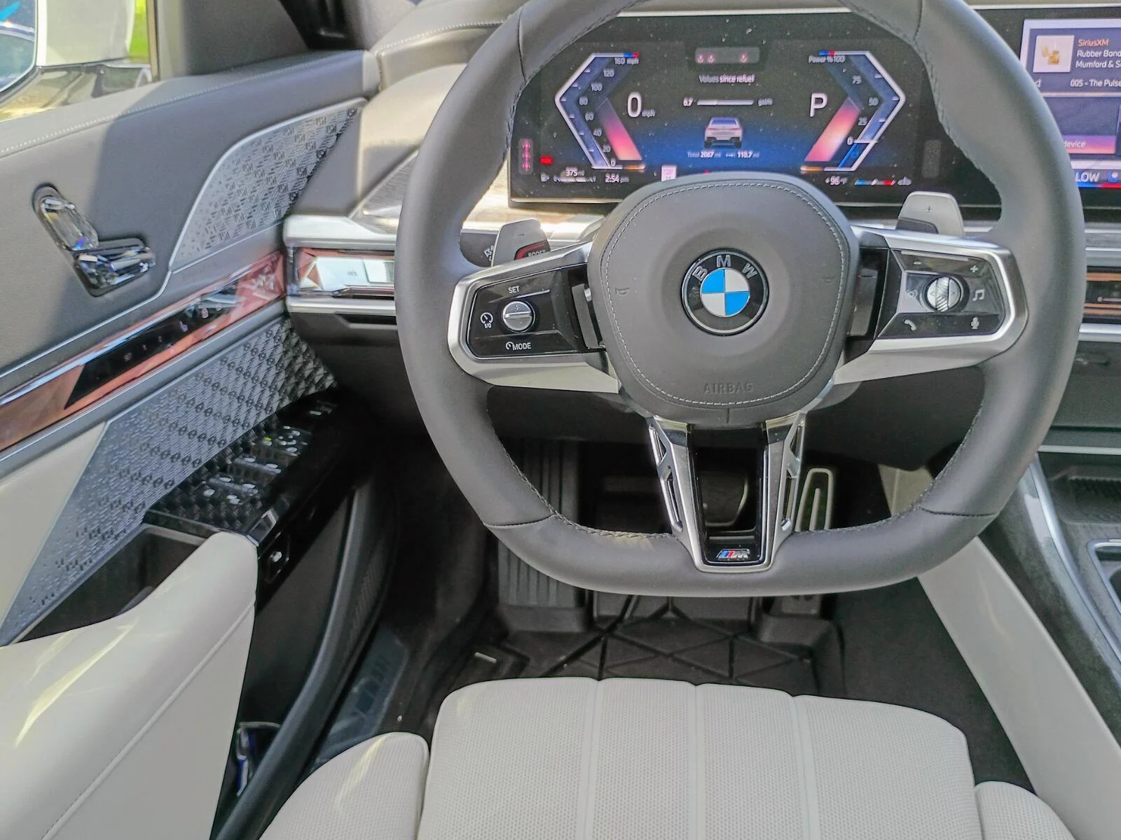 Used 2025 Mineral White Metallic BMW 760i xDrive image 18