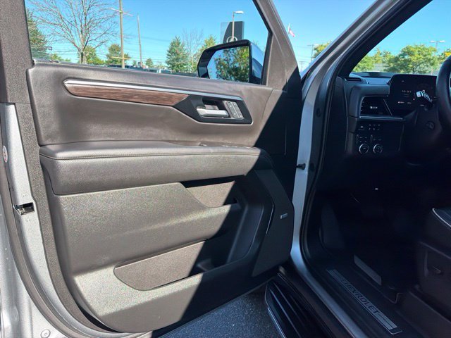 Used 2025 Sterling Gray Metallic Chevrolet Premier image 12