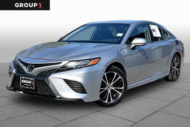 2020 Toyota Camry SE