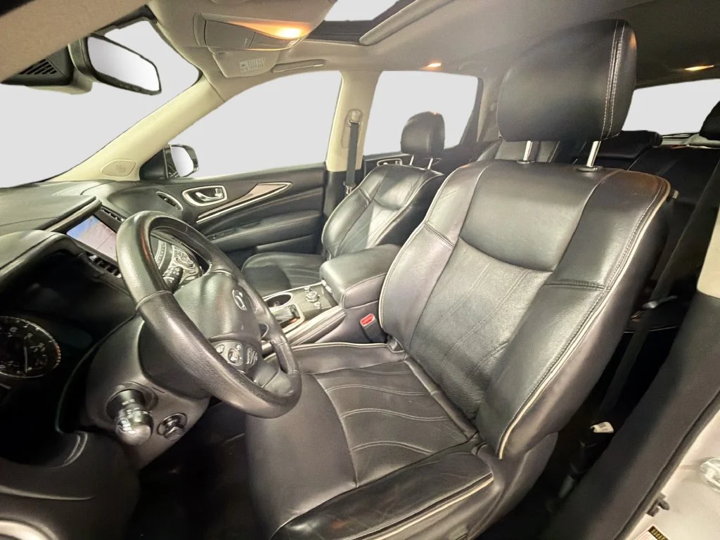 Used 2019 Silver INFINITI LUXE image 6