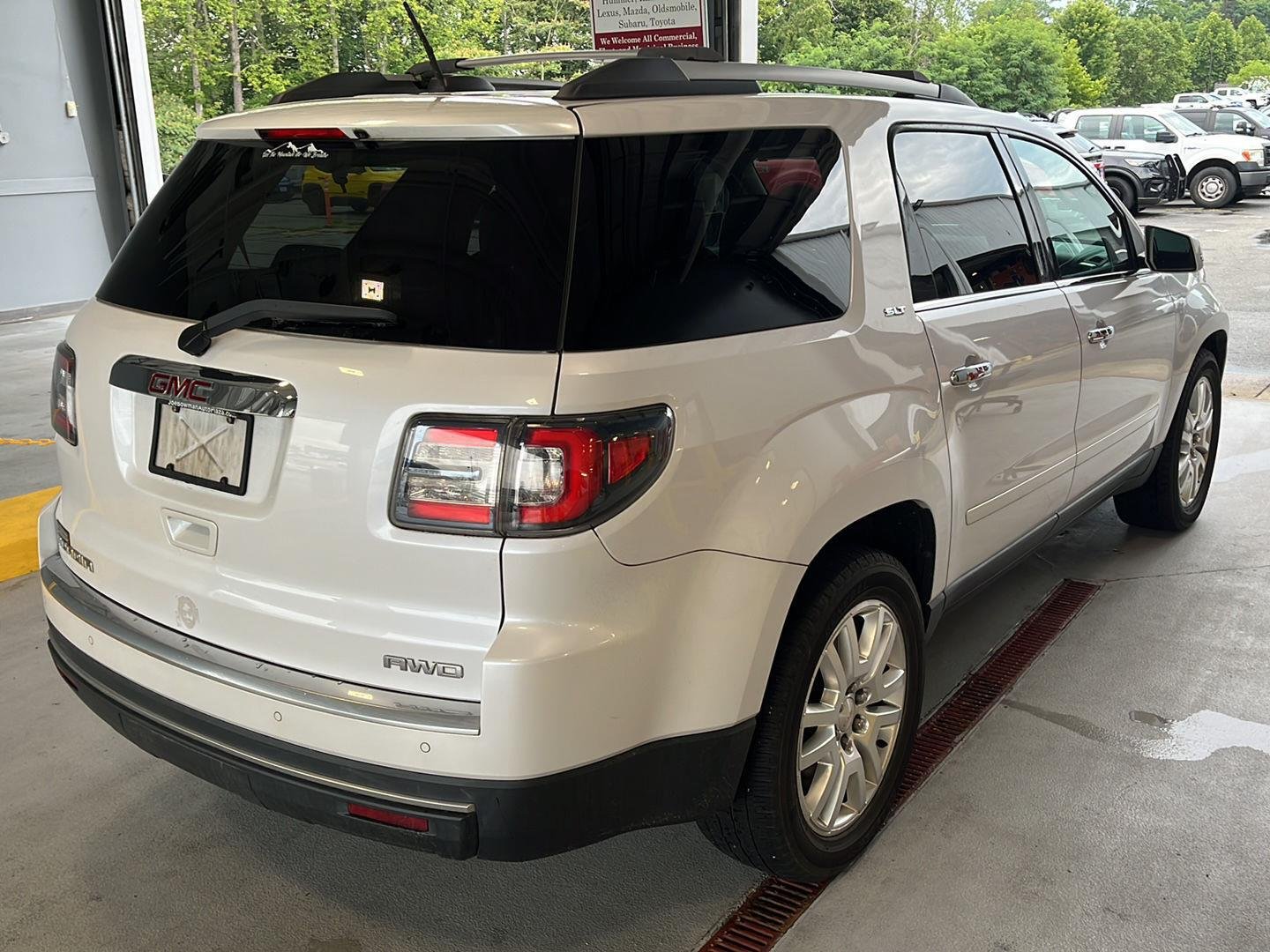 Used 2016 White Frost Tricoat GMC SLT image 4