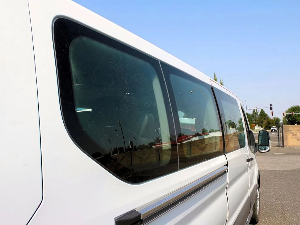 2021 Ford Transit Passenger Van XLT - Photo 30