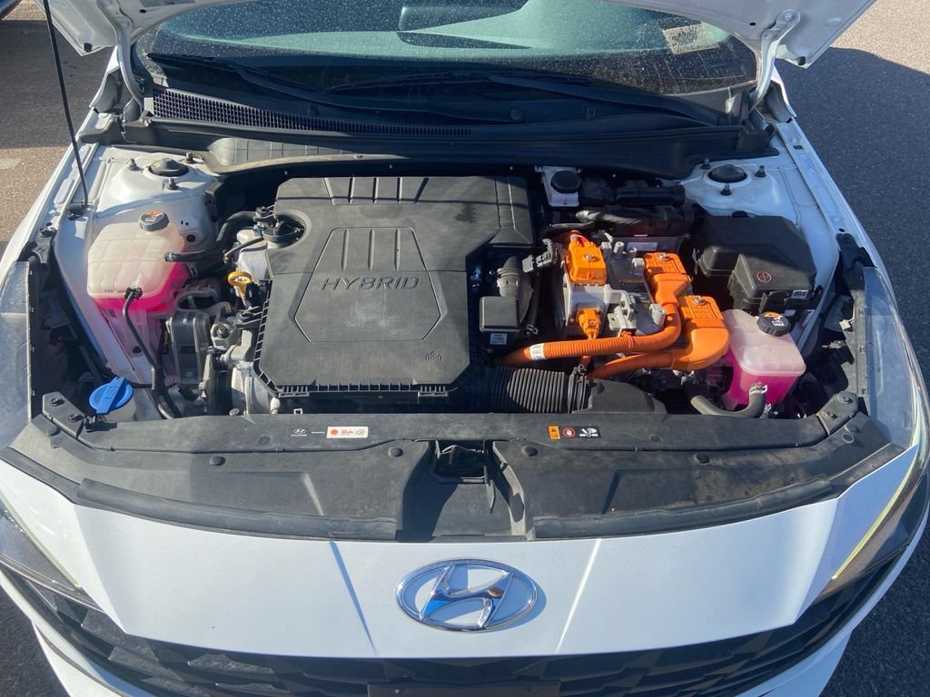 Used 2023 White Hyundai Blue image 16