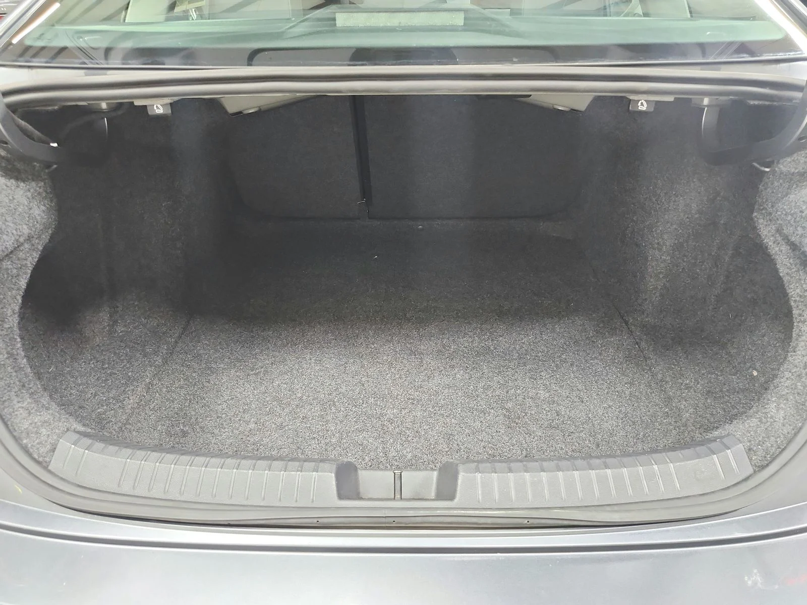 Used 2019 Gray Volkswagen 1.4T SE image 42