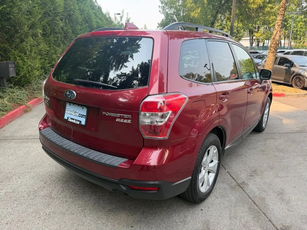 Used 2016 Venetian Red Pearl Subaru 2.5i Premium image 4