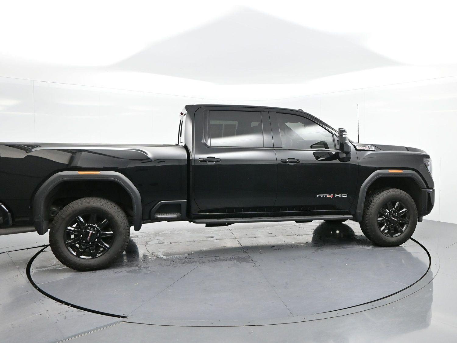 Used 2025 Onyx Black GMC AT4 image 8