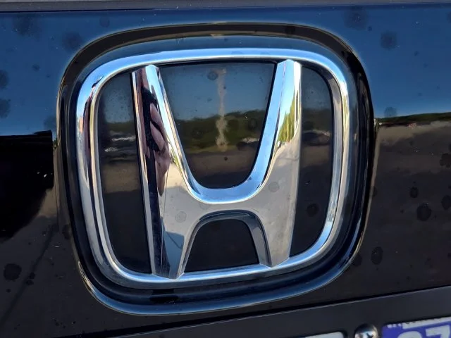 Used 2026 White Honda  image 17