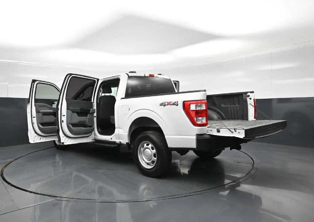Used 2021 White Ford XL image 26