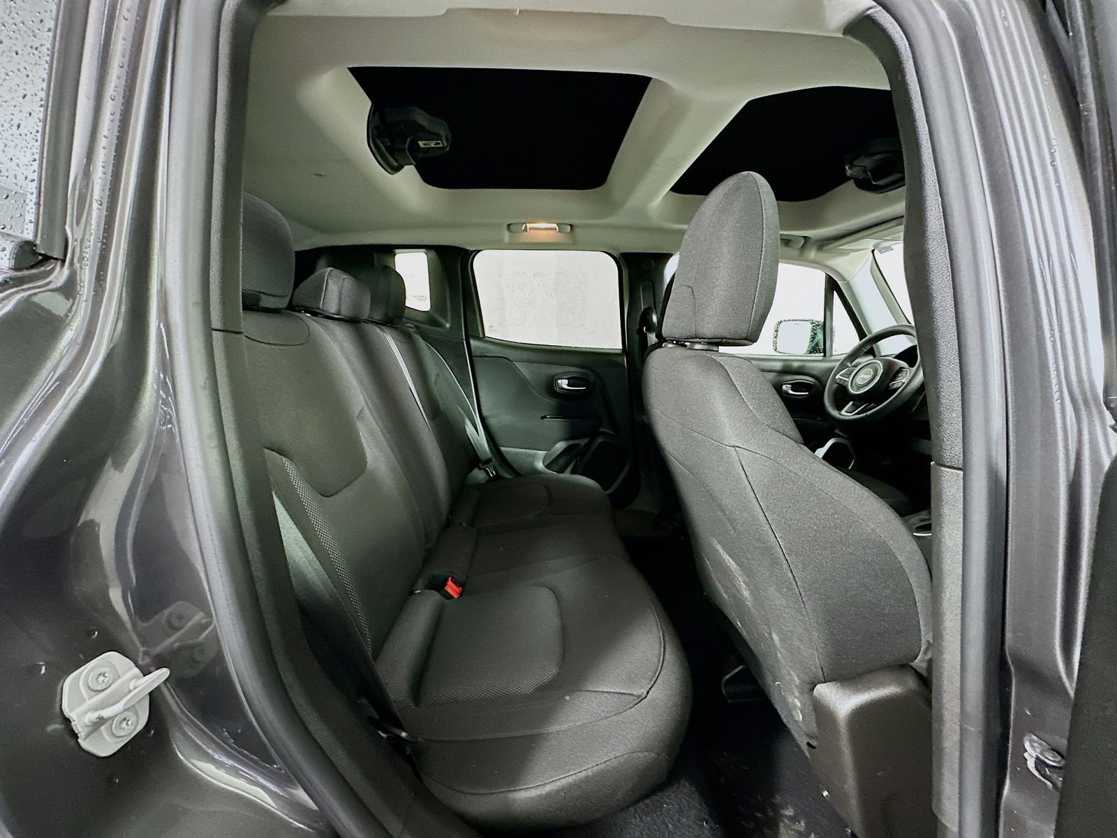 Used 2020 Granite Crystal Metallic Clearcoat Jeep Sport image 26
