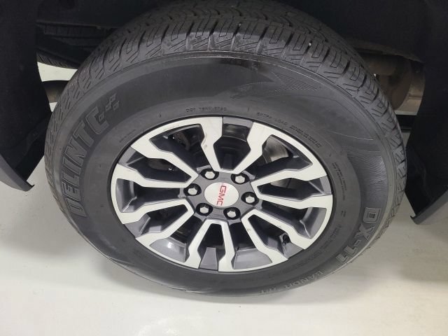 Used 2019 Summit White GMC SLE image 39