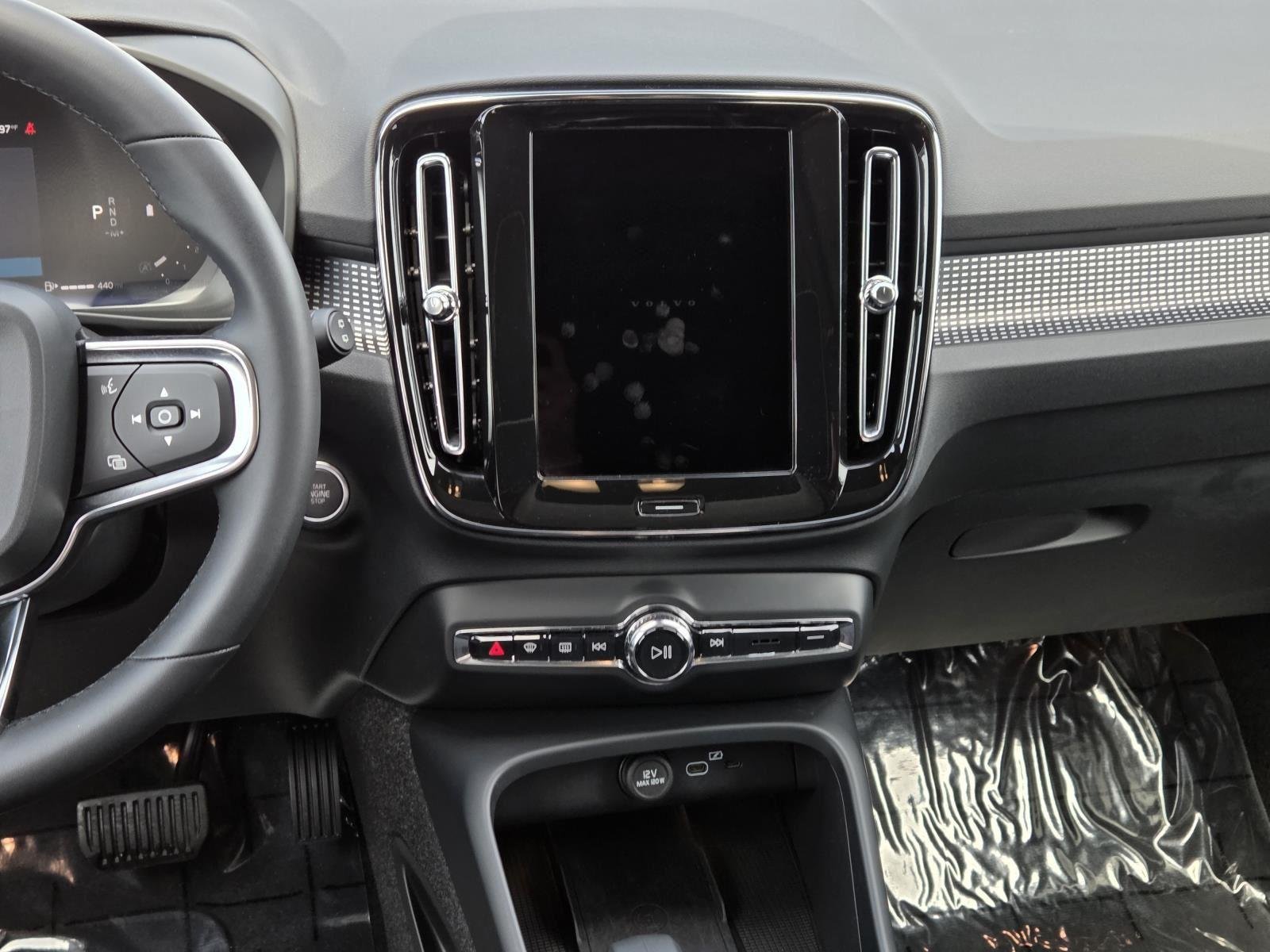 Used 2025 Crystal White Pearl Volvo Plus Dark Theme image 36