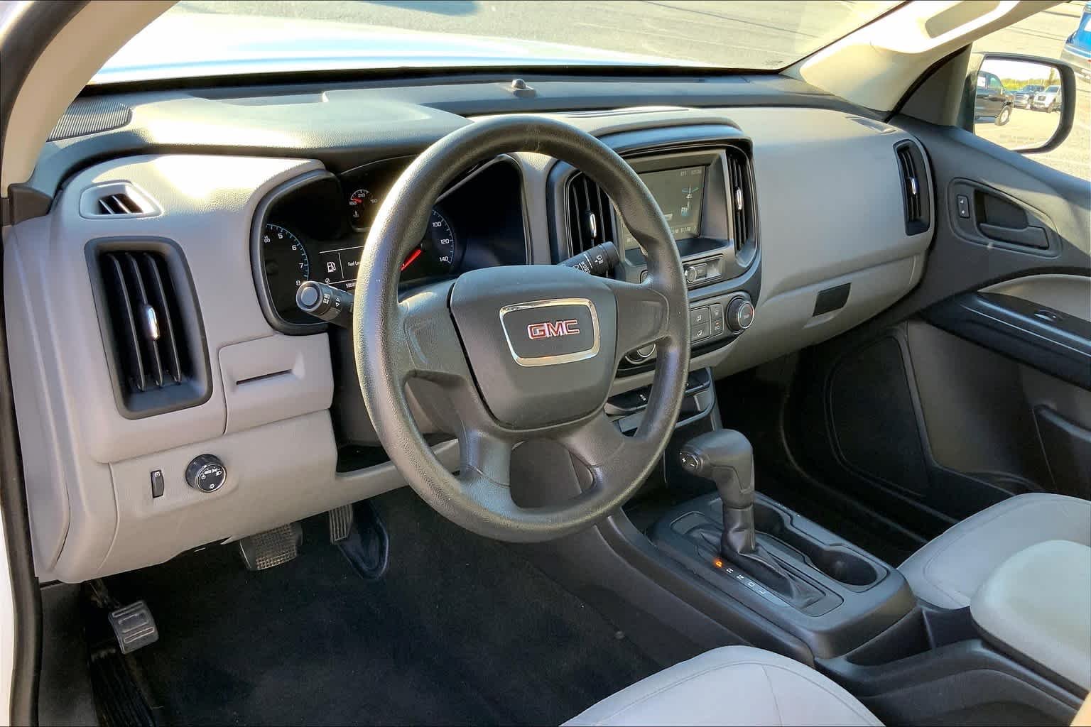 Used 2018 Summit White GMC 2WD image 18
