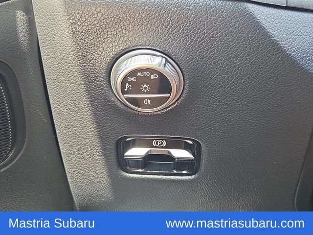 Used 2024 Black Mercedes-Benz GLC 300 image 9