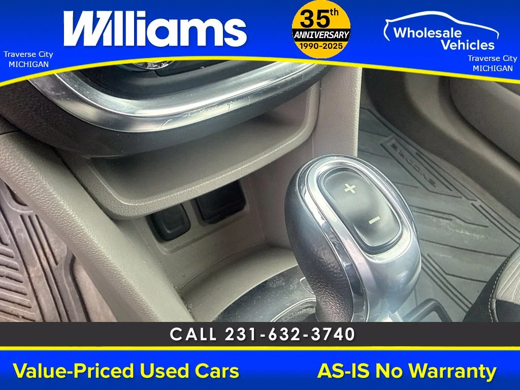 Used 2015 White Pearl Metallic Buick Base image 31