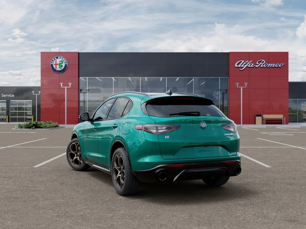 New 2025 Verde (Green) Fangio Metallic Exterior Paint Alfa Romeo Base image 3