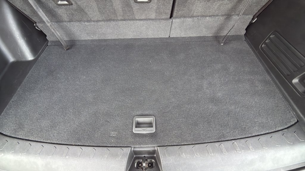 Used 2022 SILVER ICE METALLIC Chevrolet RS image 12