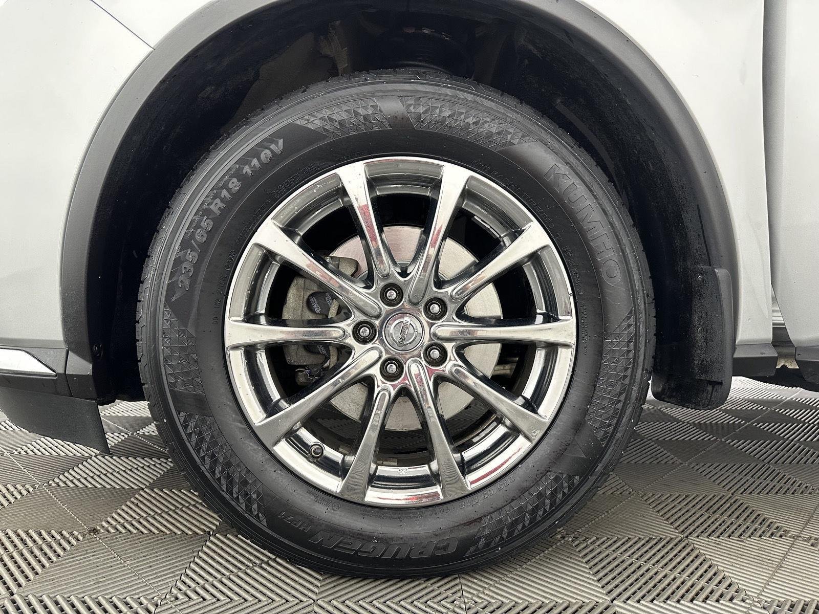 Used 2016 Brilliant Silver Metallic Nissan SL image 24