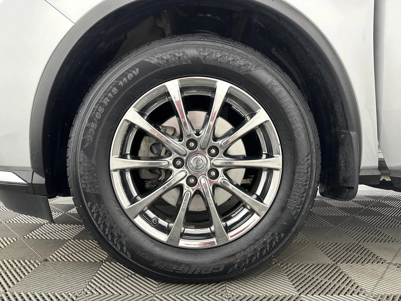 Used 2016 Brilliant Silver Metallic Nissan SL image 24