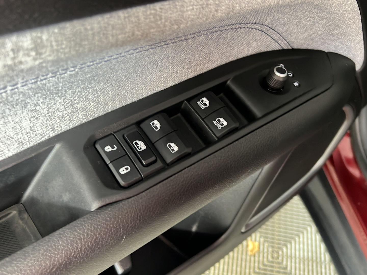 Certified Used 2022 Velvet Red Pearlcoat Jeep Latitude image 12