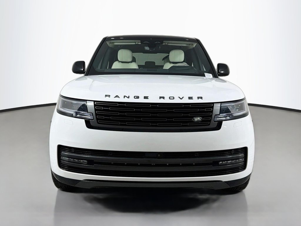 New 2026 Fuji White Land Rover SE image 2